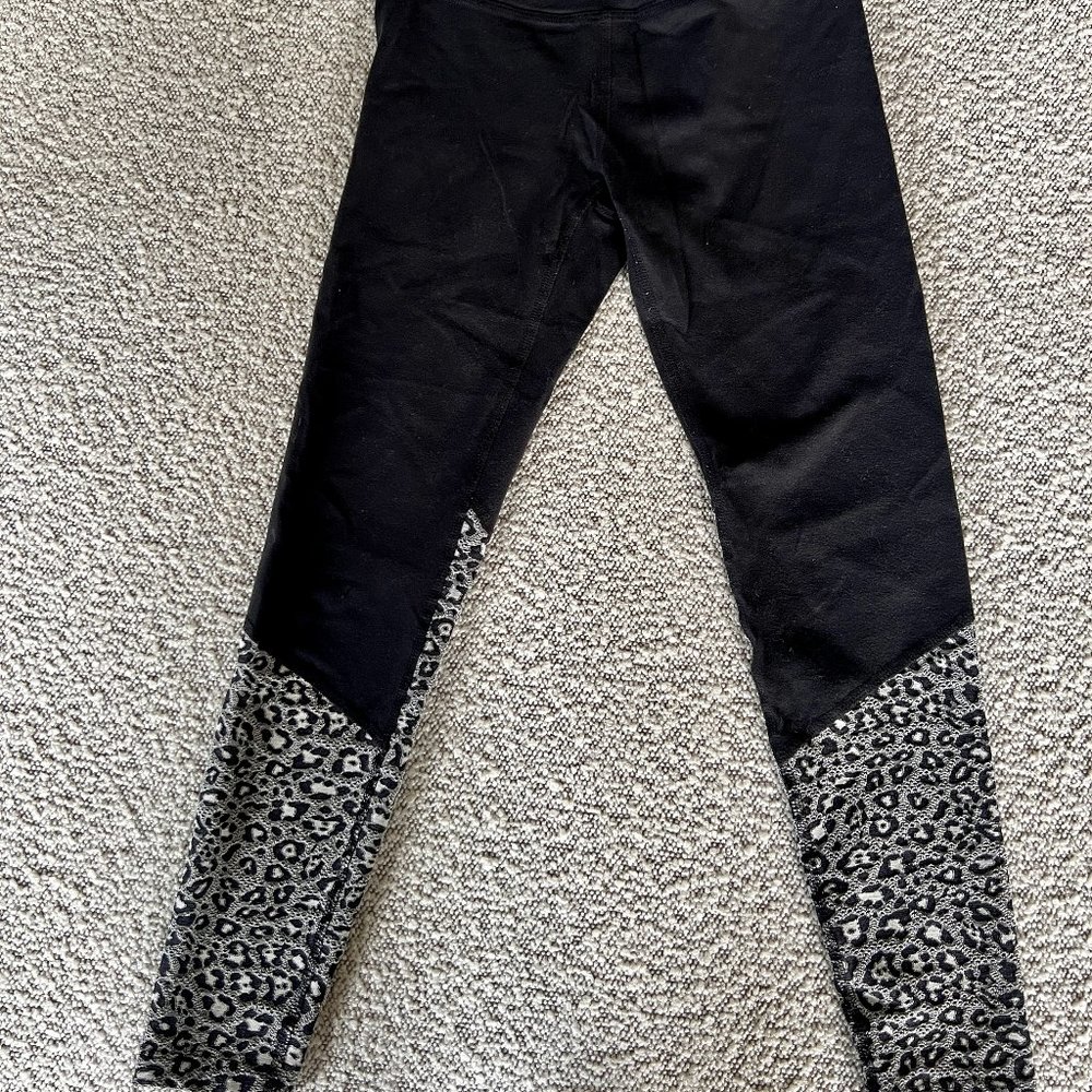 Women's Black & Leopard Print Beyond Yoga Leggings